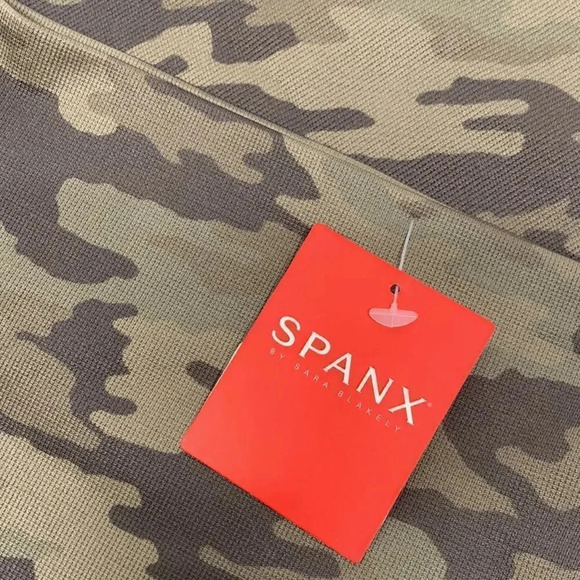 Spanx Leggings Look at Me Now Seamless Cropped Camo Camouflage Green Plus Sz 1X - Picture 7 of 8